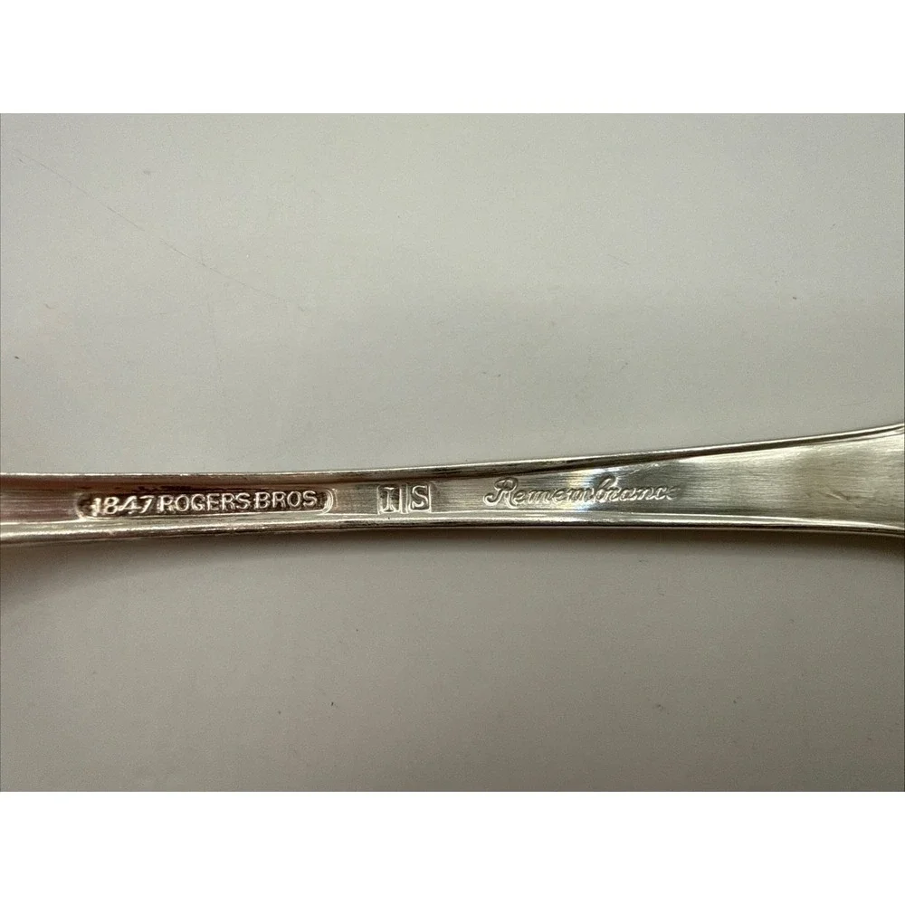 1847 Rogers REMEMBRANCE 8 Teaspoons 6-1/8